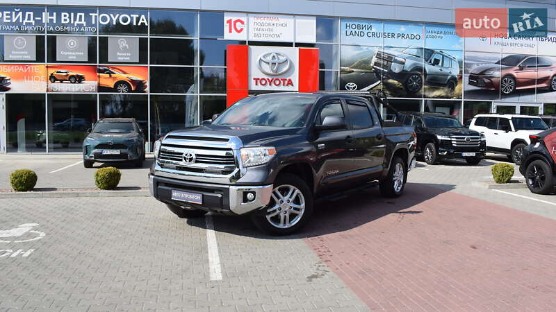 Пикап Toyota Tundra 2017 в 