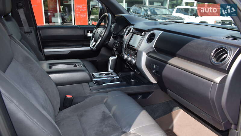 Пикап Toyota Tundra 2017 в Житомире