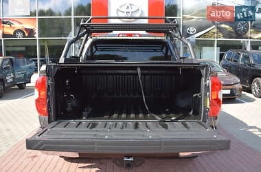 Пикап Toyota Tundra 2017 в 