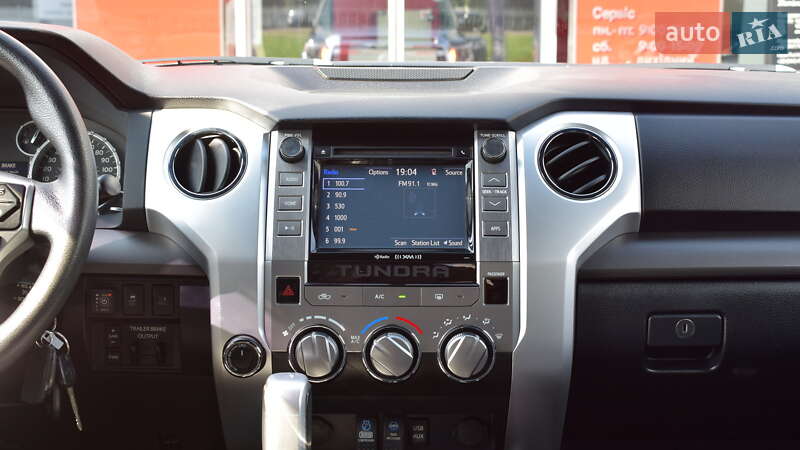 Пикап Toyota Tundra 2017 в Житомире