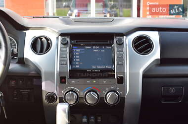 Пикап Toyota Tundra 2017 в 