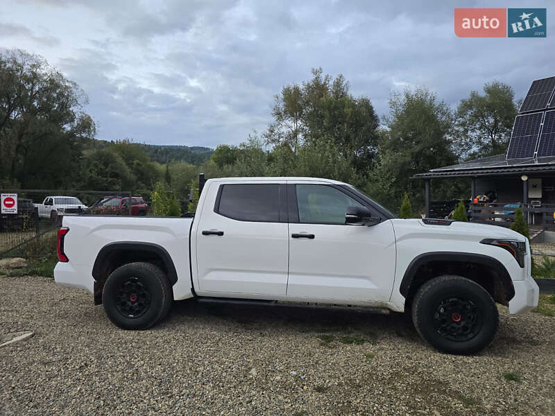 Пікап Toyota Tundra 2023 в Дніпрі