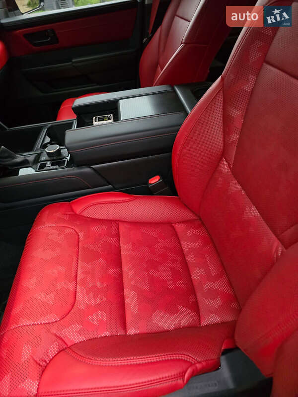 Пікап Toyota Tundra 2023 в Дніпрі