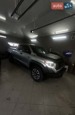 Пікап Toyota Tundra 2016 в Луцьку