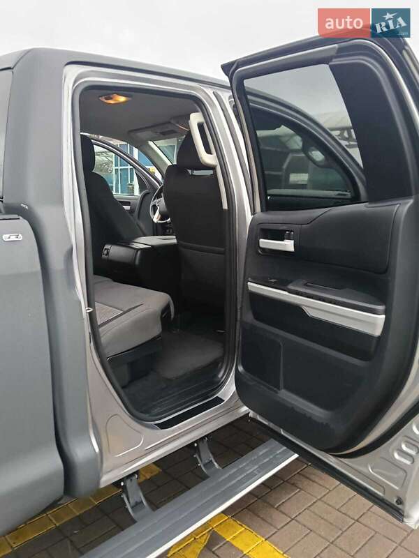 Пікап Toyota Tundra 2016 в Києві