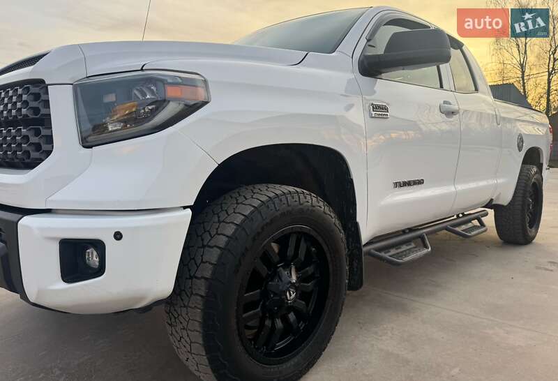 Пікап Toyota Tundra 2018 в Вінниці