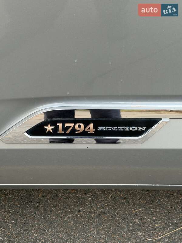 Пікап Toyota Tundra 2023 в Києві