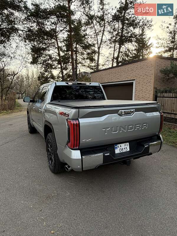 Пікап Toyota Tundra 2023 в Києві