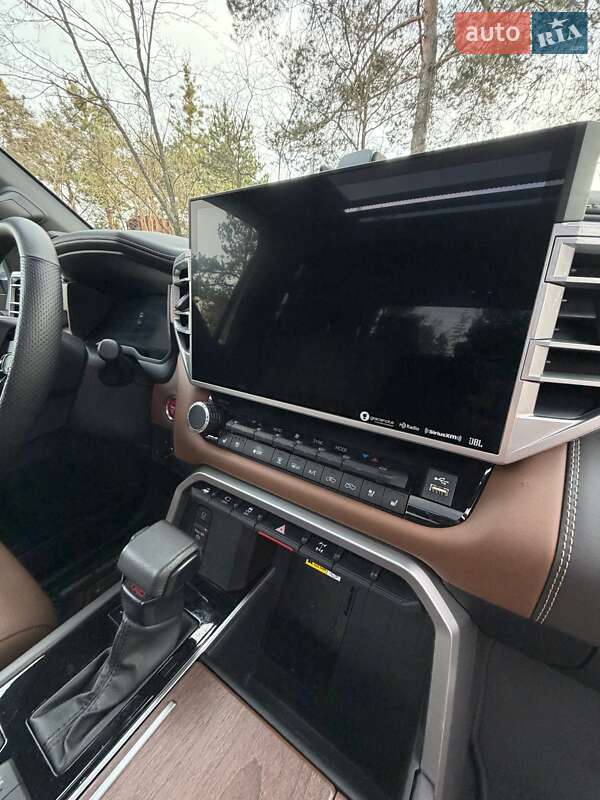 Пікап Toyota Tundra 2023 в Києві