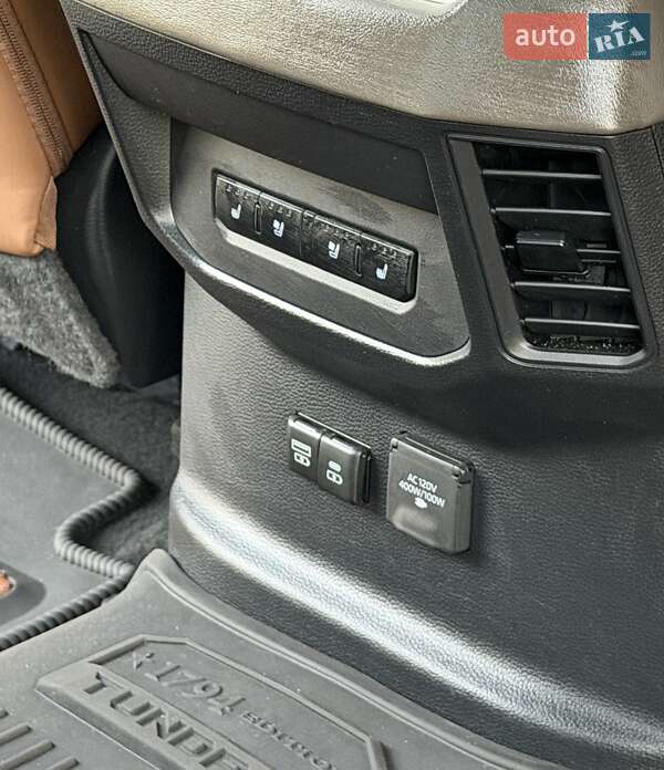 Пікап Toyota Tundra 2023 в Києві