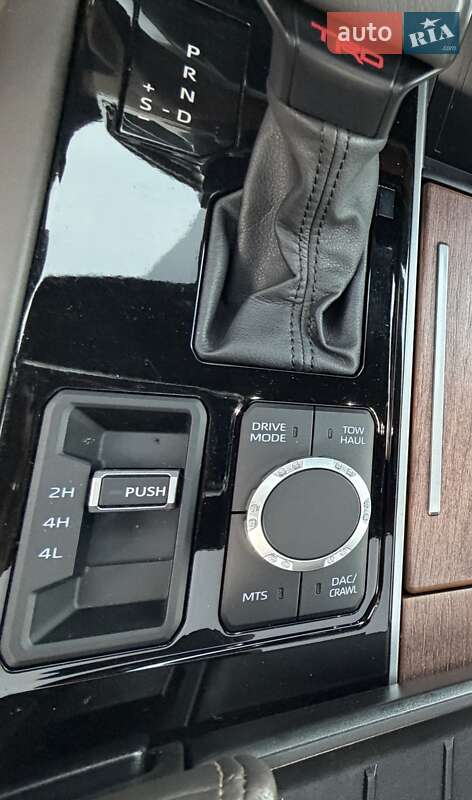 Пікап Toyota Tundra 2023 в Києві