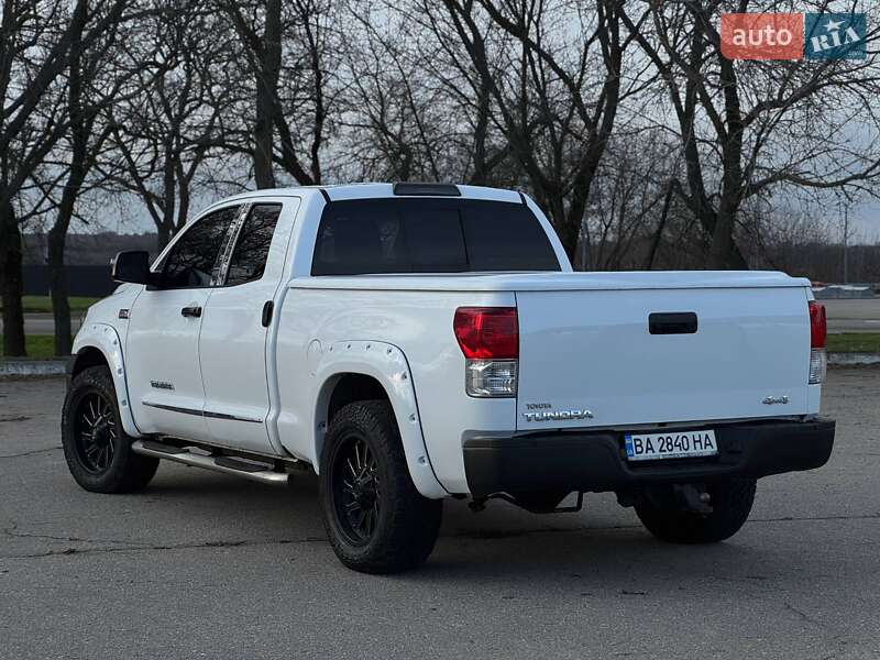 Пикап Toyota Tundra 2012 в Кропивницком