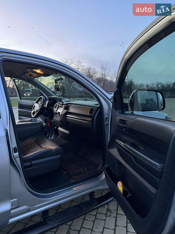 Пикап Toyota Tundra 2015 в Одессе