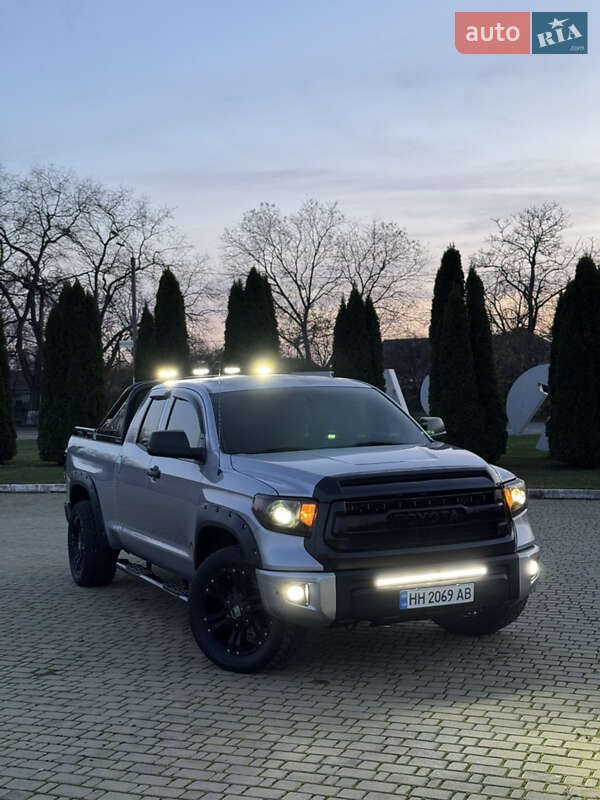 Пикап Toyota Tundra 2015 в Одессе