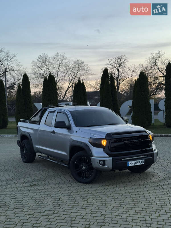 Пикап Toyota Tundra 2015 в Одессе
