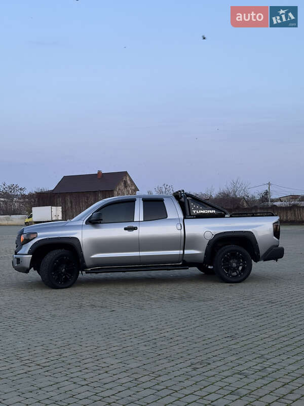 Пикап Toyota Tundra 2015 в Одессе