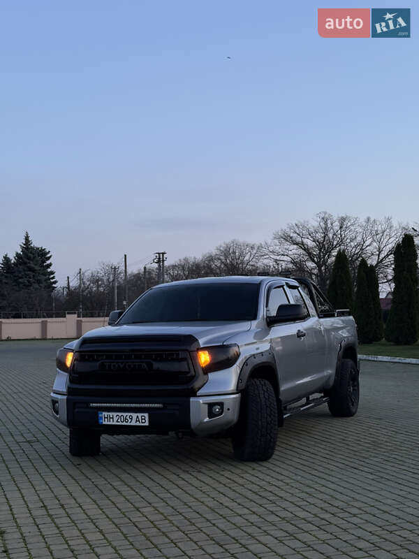 Пикап Toyota Tundra 2015 в Одессе