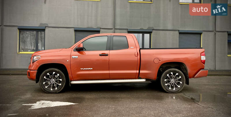 Пікап Toyota Tundra 2016 в Києві