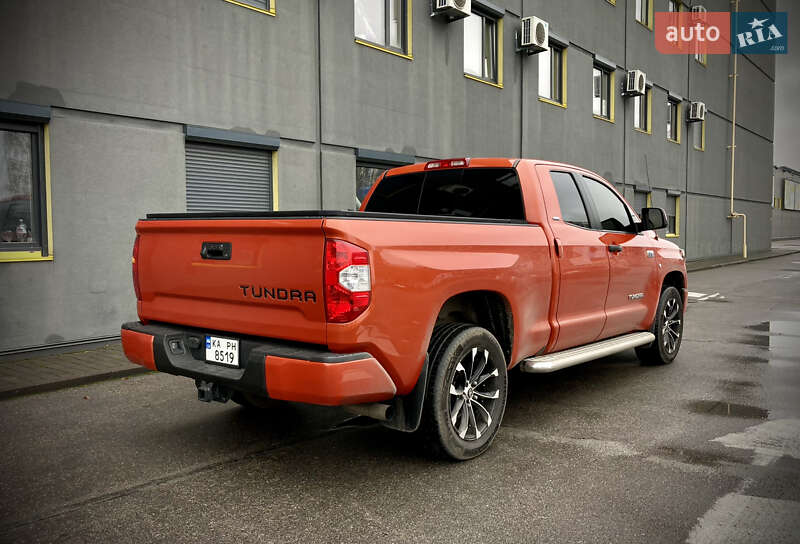 Пікап Toyota Tundra 2016 в Києві