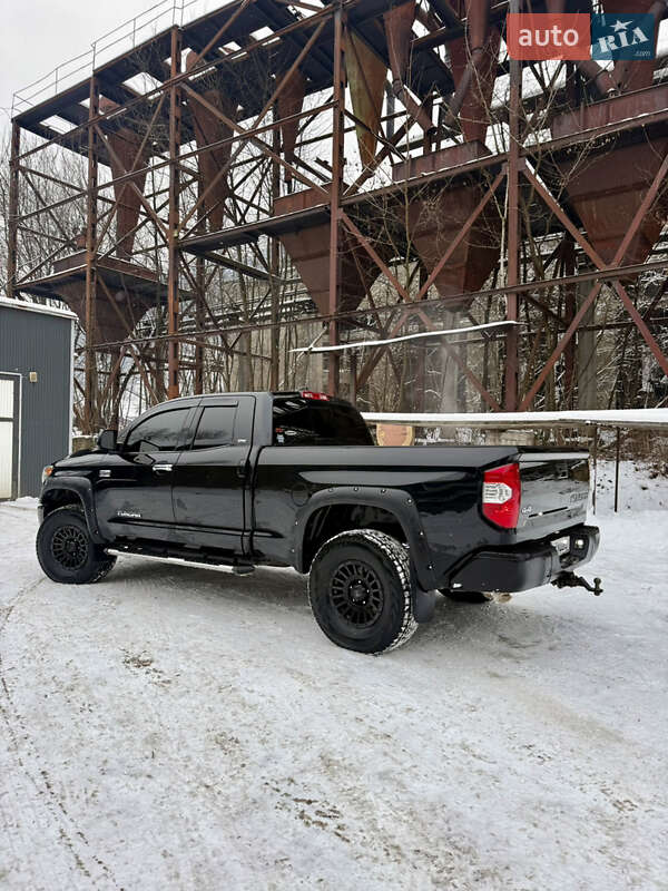 Пікап Toyota Tundra 2020 в Рахові