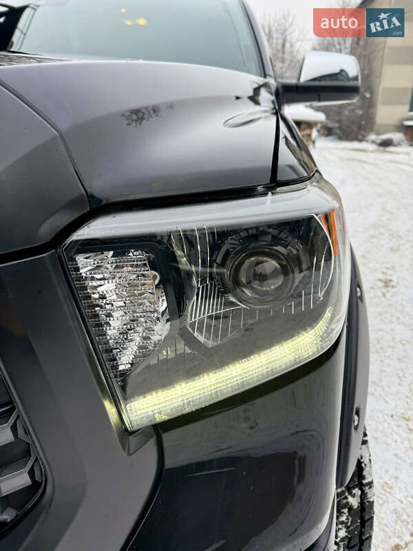 Пікап Toyota Tundra 2020 в Рахові