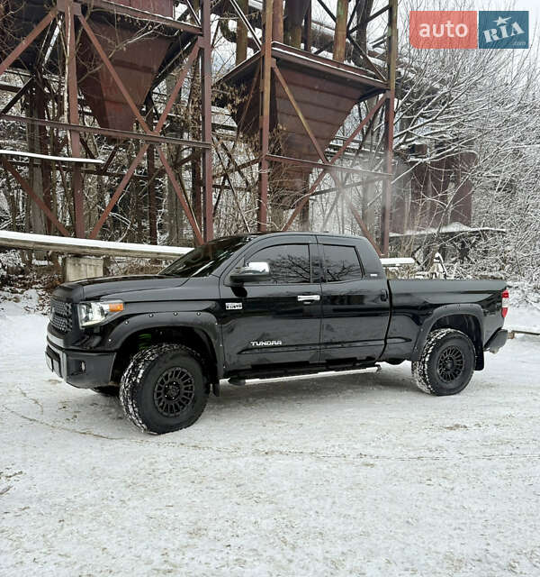 Пікап Toyota Tundra 2020 в Рахові