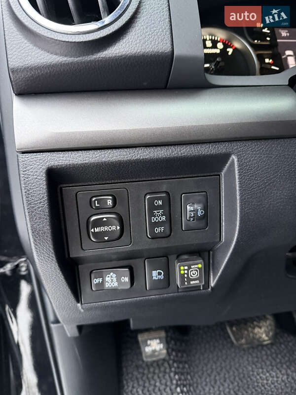 Пікап Toyota Tundra 2020 в Рахові