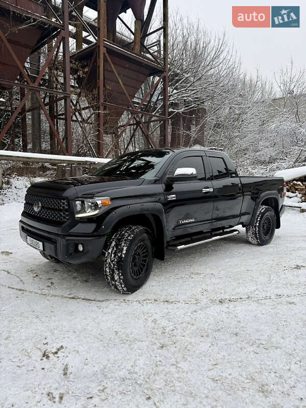 Пікап Toyota Tundra 2020 в Рахові