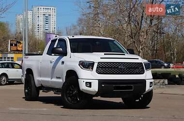 Пікап Toyota Tundra 2018 в Києві