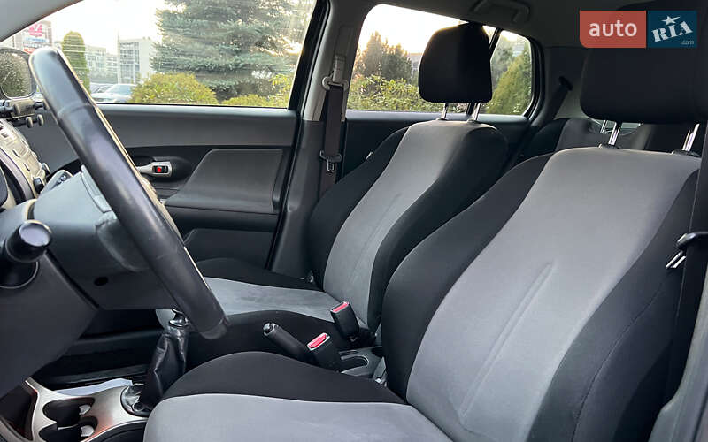 Внедорожник / Кроссовер Toyota Urban Cruiser 2011 в Львове