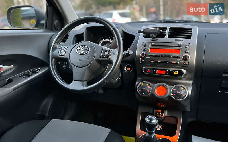 Внедорожник / Кроссовер Toyota Urban Cruiser 2011 в Львове