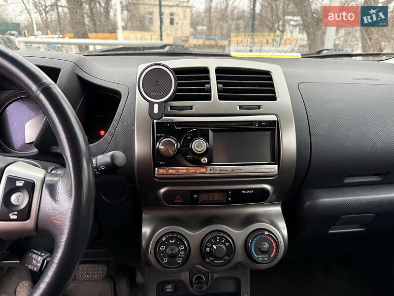 Внедорожник / Кроссовер Toyota Urban Cruiser 2010 в Киеве