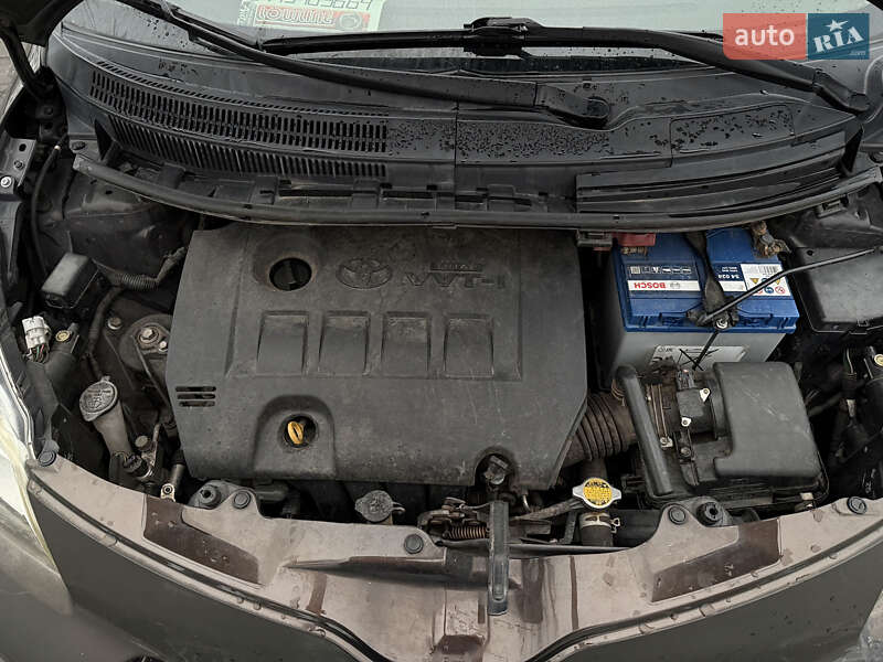 Внедорожник / Кроссовер Toyota Urban Cruiser 2010 в Киеве