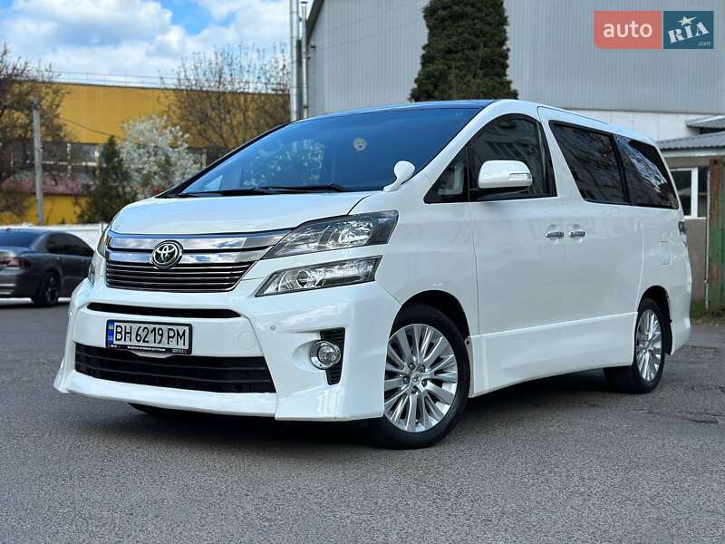 Toyota Vellfire 2011