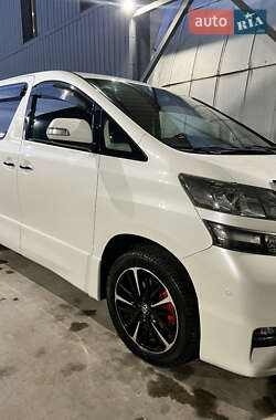 Минивэн Toyota Vellfire 2009 в Черновцах