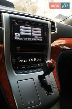 Мінівен Toyota Vellfire 2010 в 