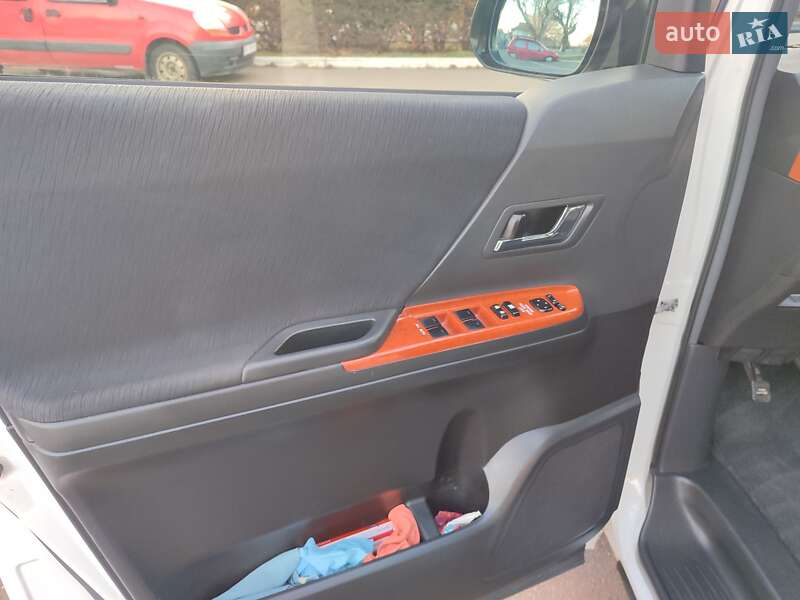 Мінівен Toyota Vellfire 2011 в Чорноморську