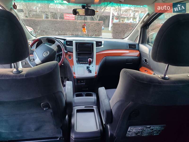Мінівен Toyota Vellfire 2011 в Чорноморську