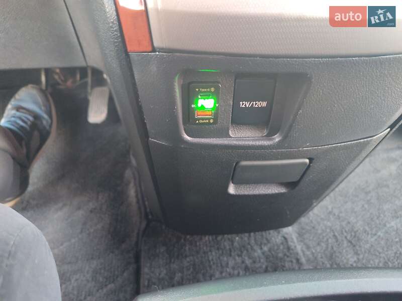 Мінівен Toyota Vellfire 2011 в Чорноморську