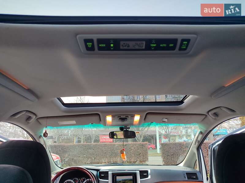 Мінівен Toyota Vellfire 2011 в Чорноморську