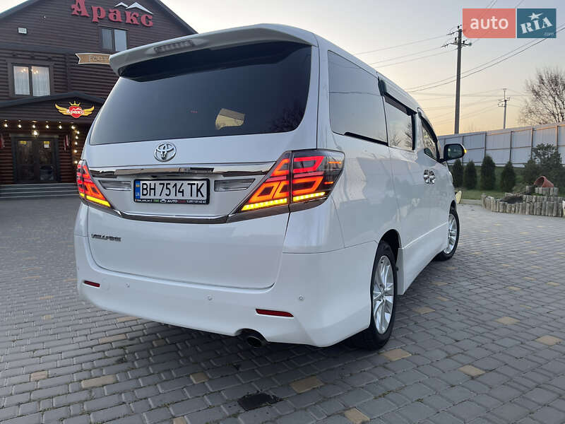 Мінівен Toyota Vellfire 2013 в Одесі