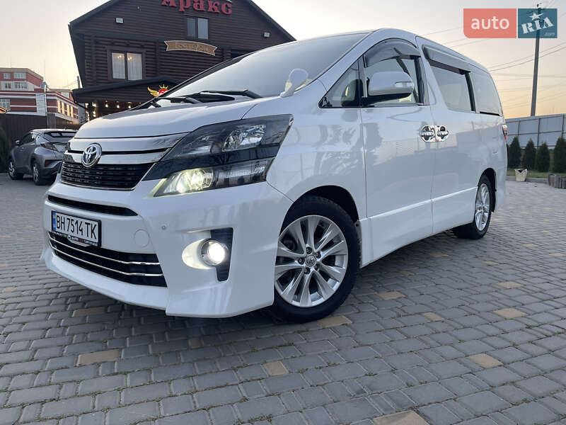 Мінівен Toyota Vellfire 2013 в Одесі