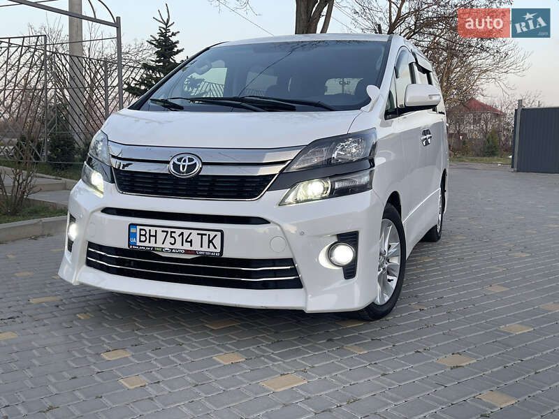 Мінівен Toyota Vellfire 2013 в Одесі