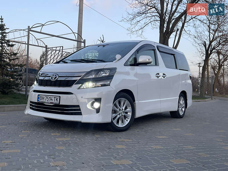 Мінівен Toyota Vellfire 2013 в Одесі