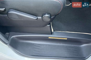 Мінівен Toyota Vellfire 2013 в Одесі