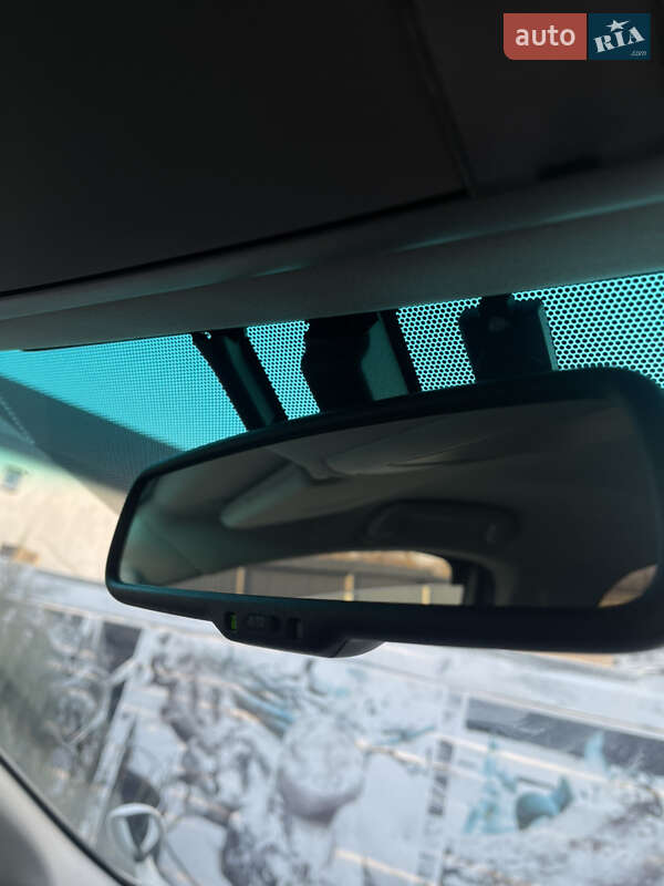 Мінівен Toyota Vellfire 2013 в Одесі