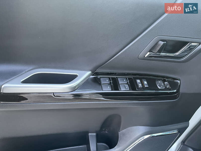 Мінівен Toyota Vellfire 2013 в Одесі