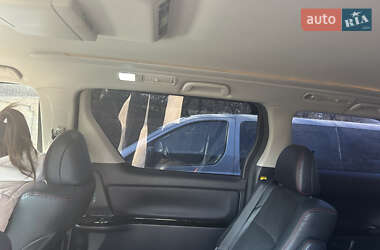 Минивэн Toyota Vellfire 2013 в 