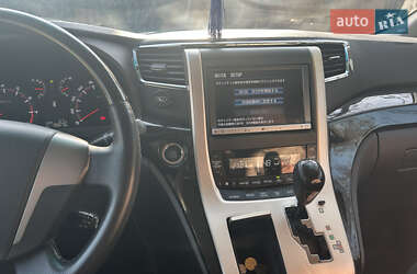 Минивэн Toyota Vellfire 2013 в 