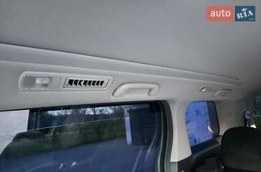 Минивэн Toyota Vellfire 2011 в 